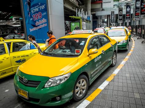 Taxi Drivers In Bangkok Living Thai