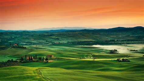 Italy Tuscany Landscape 8k Sunset Village 4k Grass Field Sky