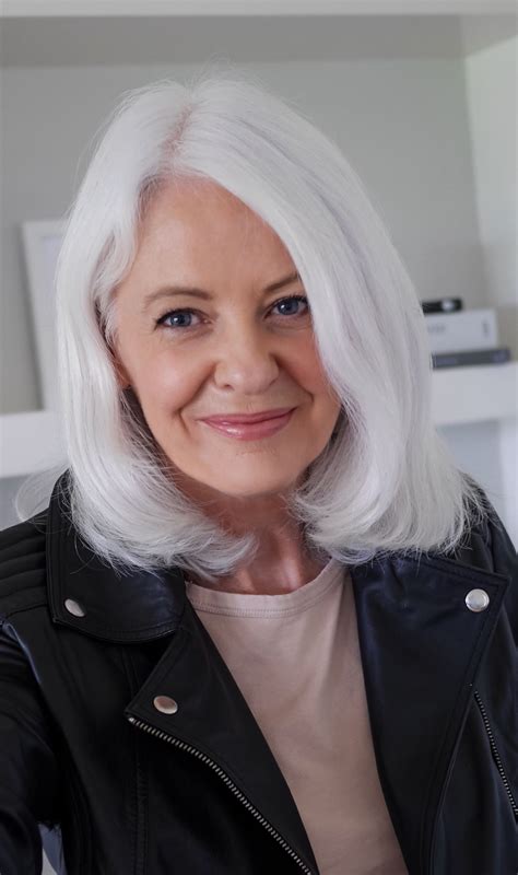 White Grey Hair A Natural Beauty Trend In 2023 Short Hairstyles For Fat Faces 2024