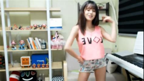 ASIA GIRL Hot Korean Dancing On Webcam YouTube