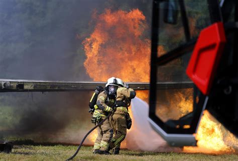 So gasilci bolj gasilci ali bolj varnostniki?