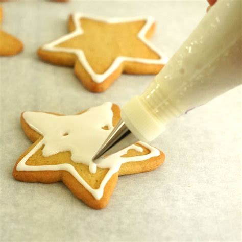 The entire recipe found here. Cookie Icing No Corn Syrup : How To Make Royal Icing From Pro Sweetambs Amazing Sweetambs - 1 ...