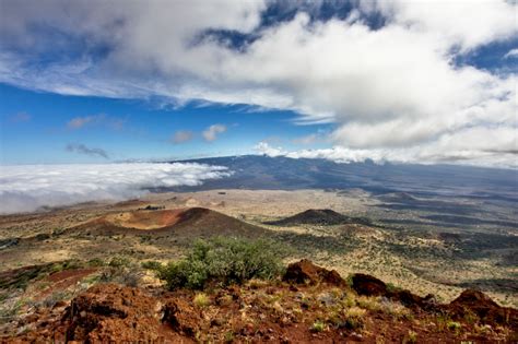 Hawaii Worlds Biggest Active Volcano Mauna Loa Waking Up