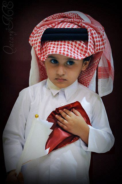 Qatar Shakes Son With Gold Pin Muslim Kids Photography Muslim