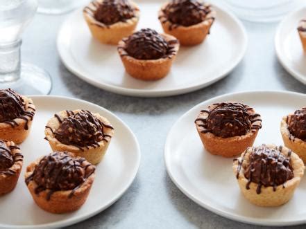 It's the oven warming drawer. Trisha Yearwood Christmas Bell Cookies/Foodnetwork. / 100 Best Christmas Cookies For 2020 Food ...
