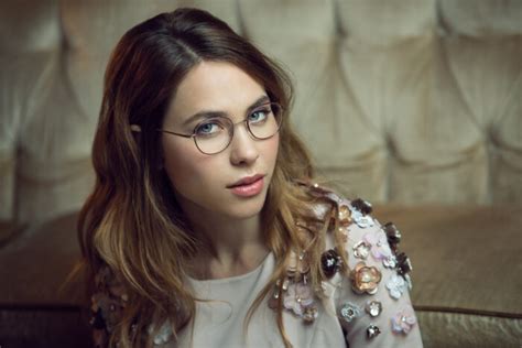 The Best Glasses For All Face Shapes Guide To Choose