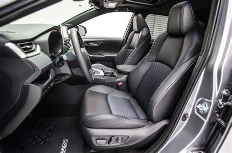 2019 Toyota Rav4 Hybrid Front Interior Seats 1 Motor Trend En Español