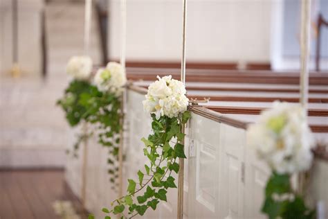 Memorable Wedding Here Are Ideas For Church Pew Wedding Decorations
