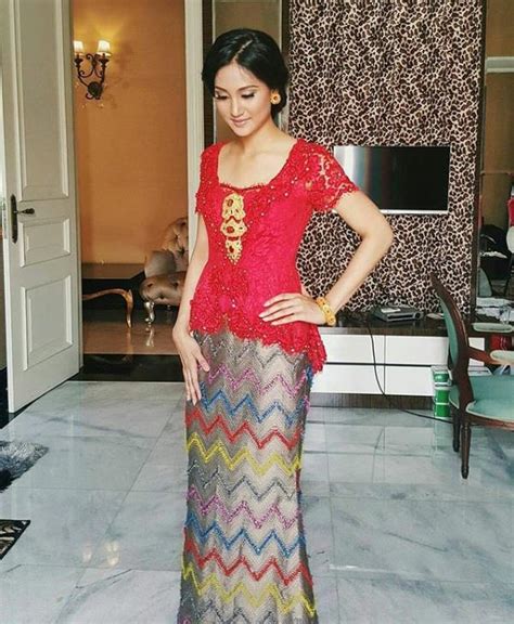 Kebaya Merah Rok Rangrang Inspirasi Kebaya Indonesia