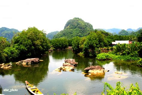 Rammang rammang di pegunungan karst maros bisa menjadi salah satu tempat wisata di makassar saat kalian ingin menikmati liburan di makassar. Rammang-rammang, Maros - Gandu Kaleng | Penyambung Jejak ...