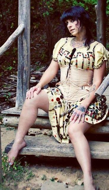 Danielle Colby From American Pickers Is One Of The Hottest Female