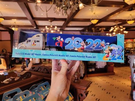 Photos New 2022 Peterbilt Model Truck Pulls Into Disneyland Resort