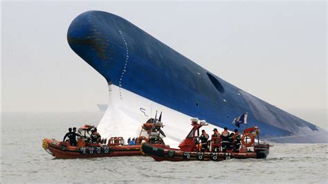 Skorean Ship Sinks Hundreds Feared Dead In Ferry Boat Disaster Photos — Rt World News