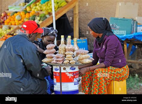 Groundnut Senegal Hi Res Stock Photography And Images Alamy