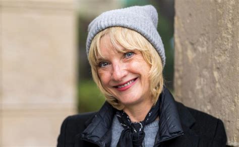 Jane Horrocks Blames Council For Not Gritting Roads After Breaking Wrist