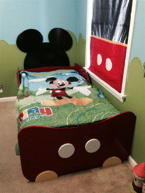 images  micky minnie toddler room  pinterest disney