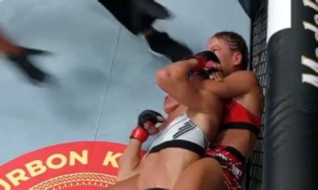 UFC Karolina Kowalkiewicz udusiła Felice Herrig w rundzie video