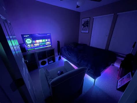 When your gaming room has to be a guest bedroom. : r/gaming