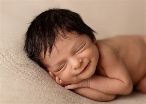 Preciosas Imágenes De Bebés Recién Nacidos Sonriendo