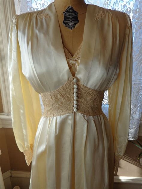 vintage 1940 s peignoir set nightgown robe hollywood glamour peignoir nightgown negligee