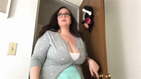 Jaynes Naughty Clips Bbw Stepmom Catches You Jerking Off In Her
