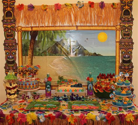 Hawaiian Luau Party With Desert Table And Games — Chic Party Ideas