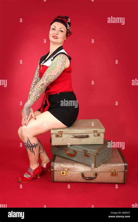 Tattoo Body Persing Fotos Und Bildmaterial In Hoher Auflösung Alamy