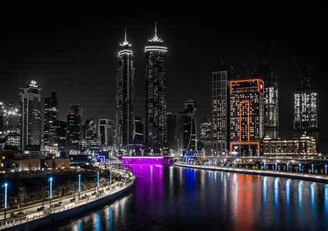 Business Bay Dubai Foto And Bild Urlaub Nacht Skyline Bilder Auf