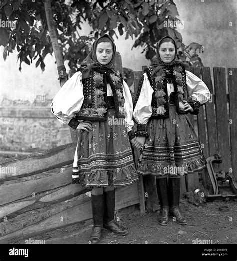 Hungarian Women Wearing Traditional Costume Hi Res Stock Photography And Images Alamy