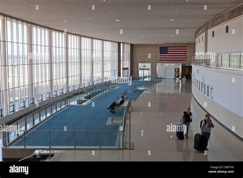 Ronald Reagan National Airport Old Terminal Interior Stock Photo Alamy