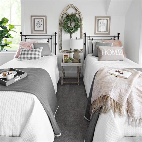 Modernhomedecorideas Twin Beds Guest Room Guest Bedroom Decor Home
