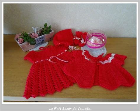 ENSEMBLE BEBE AU CROCHET ET AU TRICOT Robe Gilet Pétale Chaussons