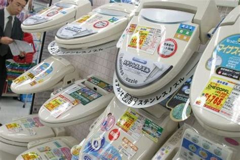 4 Jenis Toilet Unik Di Berbagai Negara Toilet Jepang Punya Fitur Unik