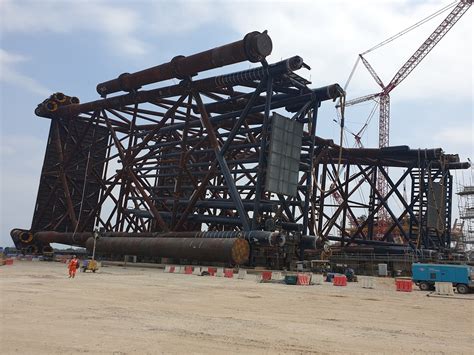 Sapura fabrication sdn bhd (sapura fabrication) has secured a contract from brunei shellpetroleum company sdn bhd (bsp) for the provision of engineering, procurement, construction and installation (epci) works for the salman project in brunei. Sapura Fabrication Weighing and Load-out by Sarens - Heavy ...