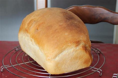 Envie de partager une passion, la fabrication de pains, brioches, croissants, miches. Recette - Pain blanc maison | 750g