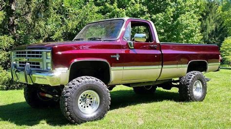 Pin By Tim Lair On Square Bodies Lifted Chevy Trucks Chevy Trucks
