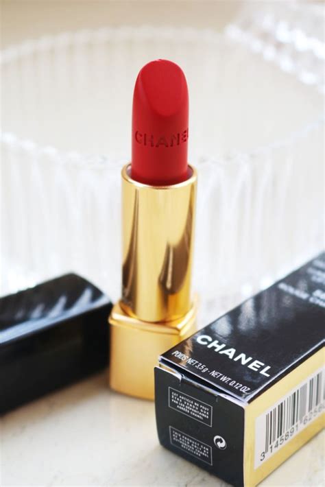 Chanel Rouge Allure Velvet Matte Lipstick Rouge Charnel Review Swatches
