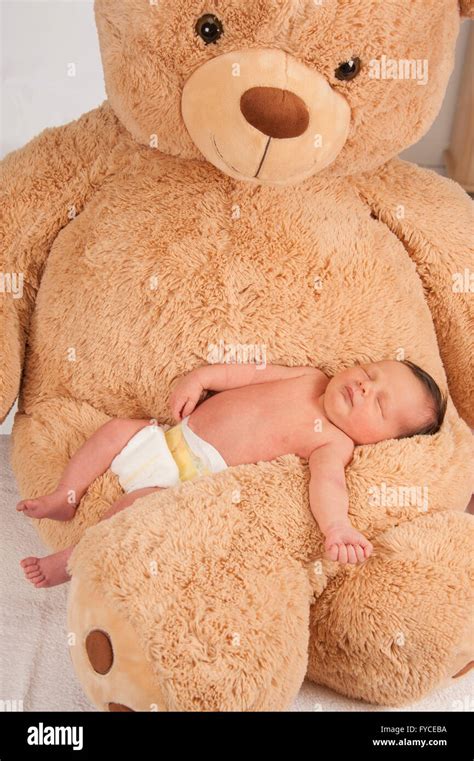 Giant Baby Boy High Resolution Stock Photography And Images Alamy