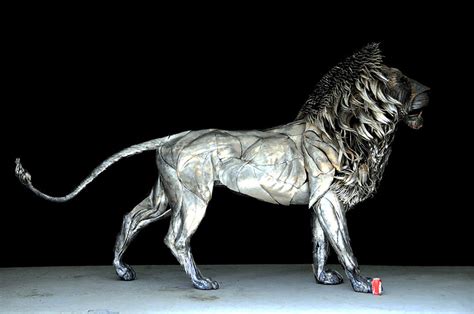 Spine Chilling Lion Sculpture Made Of 4000 Pieces Of Scrap Metal