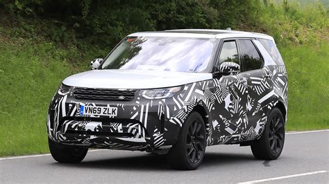 Available anytime on any device. Facelifted 2021 Land Rover Discovery spied for the first time | Auto Express