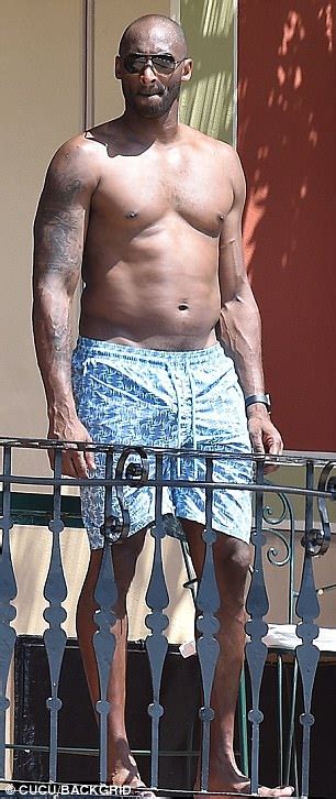 NBA Legend Kobe Bryant Shirtless On Italian Vacation Daily Mail Online