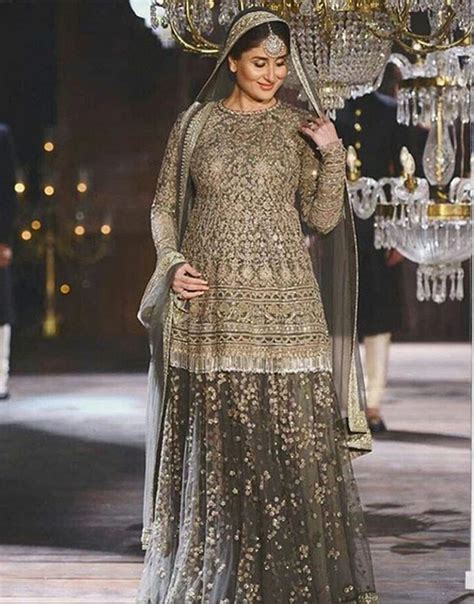 10 Times Kareena Kapoor Khan Redefined Maternity Fashion With Panache