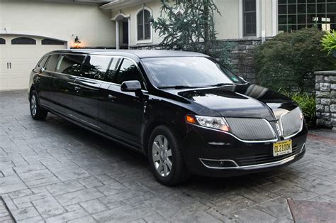 Lincoln Mkt Stretch 8 Passenger Black First Class Luxury Limos