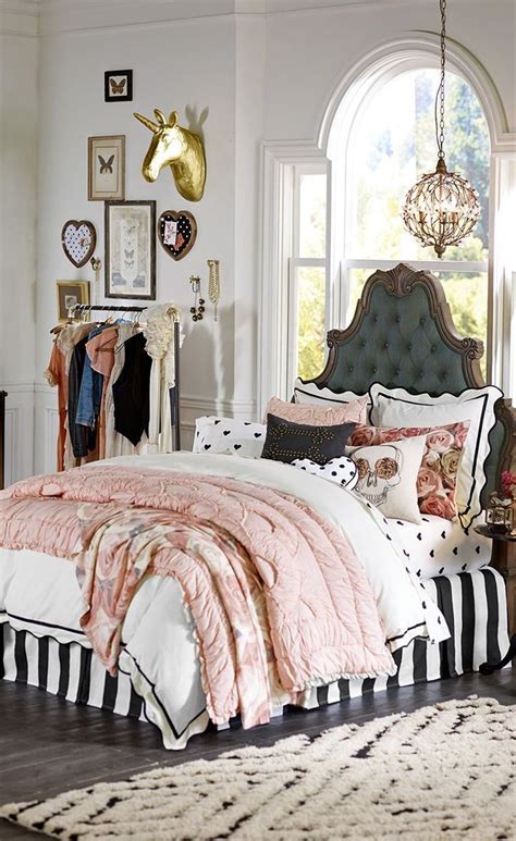 37 romantic and tender feminine bedroom design ideas 13. 55 Adorable Feminine Bedroom Decor Ideas | ComfyDwelling.com