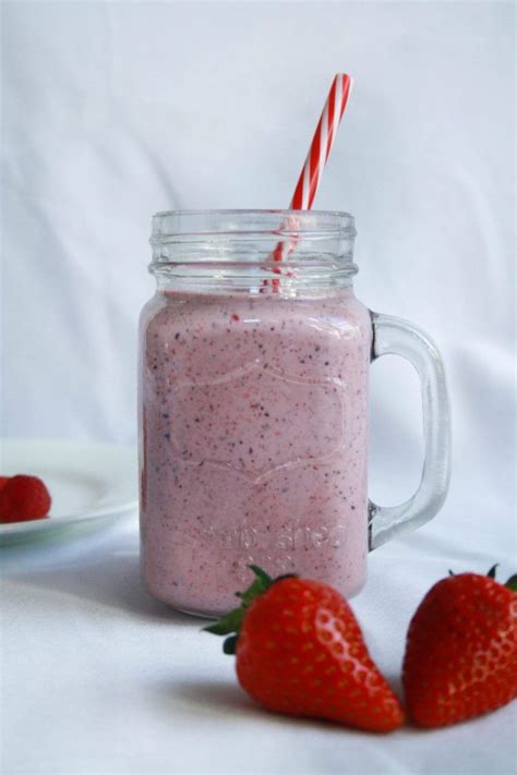 Since bananas blend so well with other flavors, it's easy to create a smoothie to satisfy your particular tastes. Mixed Berry Smoothie | Recipe | Mixed berry smoothie ...