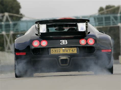 Untitled Bugatti Veyron Burnout Smoke Veyron Hd Wallpaper Peakpx