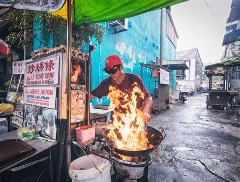 Penang food is world famous, but with all there is on offer, are you sure you know what to eat when in penang? The Best Street Food in George Town, Penang