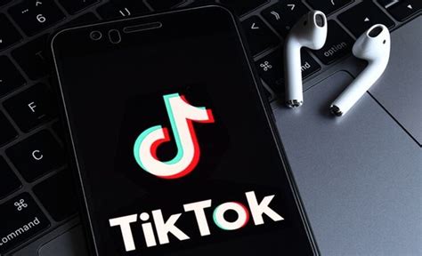 Lagu Viral Tiktok 2022 Yang Lagi Hits Untuk Backsound
