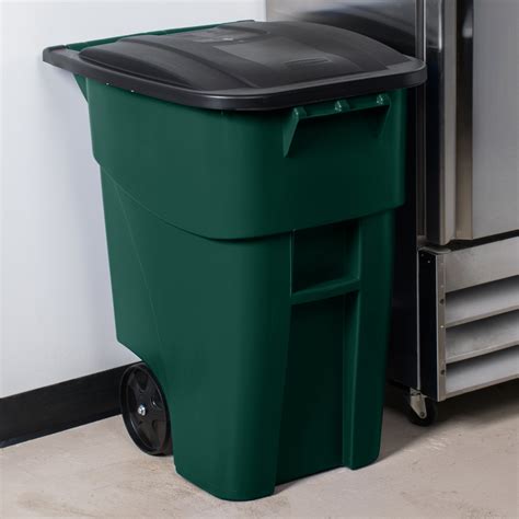 Rubbermaid 1829411 Brute 50 Gallon Green Wheeled Rectangular Trash Can