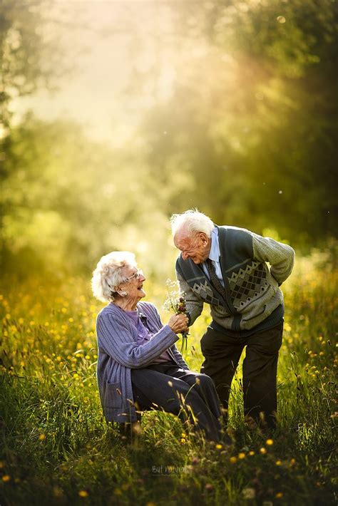 This Photographer Asks Elderly Couples To Pose For Engagement Style